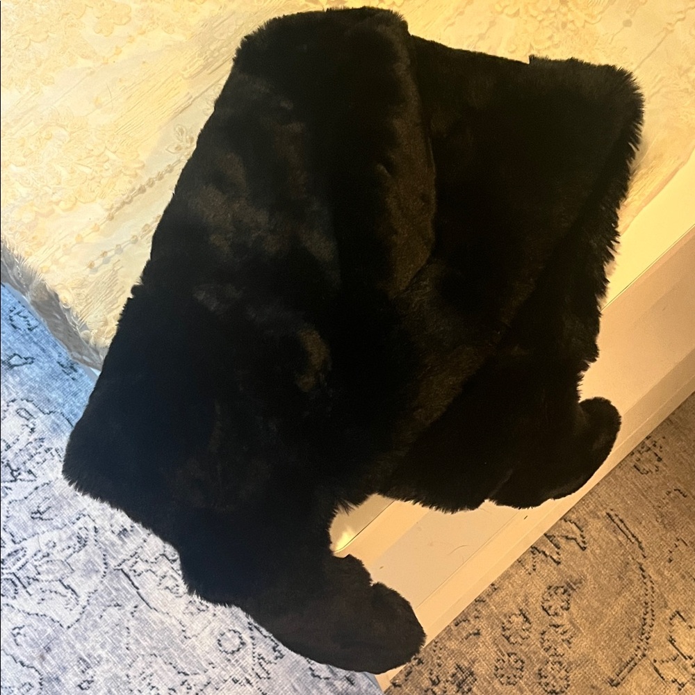 Luxurious Black Faux Fur hat